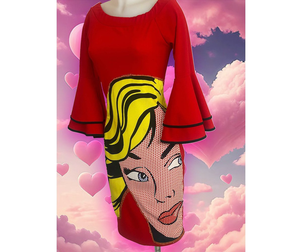 Rotes Popart Kleid, das auf der Vorderseite ein Motiv von Roy Lichtenstein zeigt